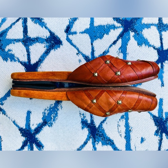 VTG Calleen Cordero Leather Studded Flat Mules - Picture 4 of 10